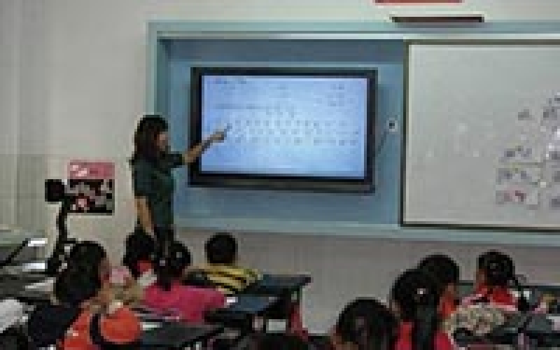 為老師跟學(xué)生帶來(lái)更好的教學(xué)效果,教學(xué)一體機(jī)功不可沒(méi)